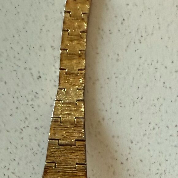 Vintage Waltham Diamond Nugget Watch Gold Tone Stainless Steel new battery - Picture 7 of 11